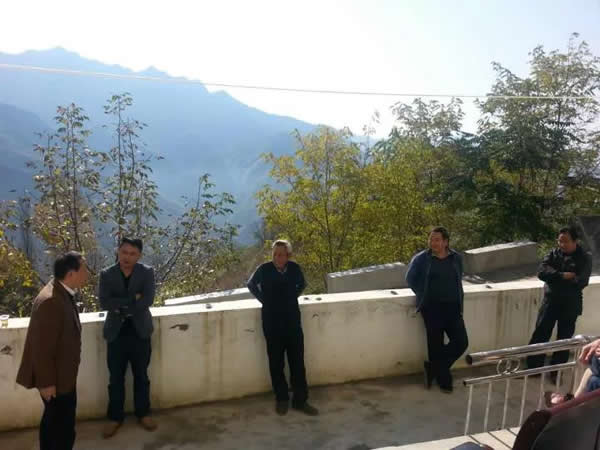 隴運(yùn)集團(tuán)公司董事長、黨委書記李寅祥率相關(guān)人員專程前往精準(zhǔn)扶貧點(diǎn)進(jìn)行深入調(diào)研