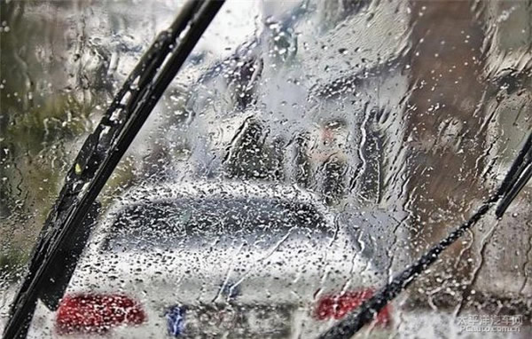 科目二、科目三遇到下雨天應(yīng)該怎樣做？考試順利會(huì)通過