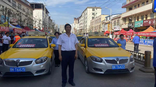 “愛心送考、奉獻社會”---隴運集團在行動