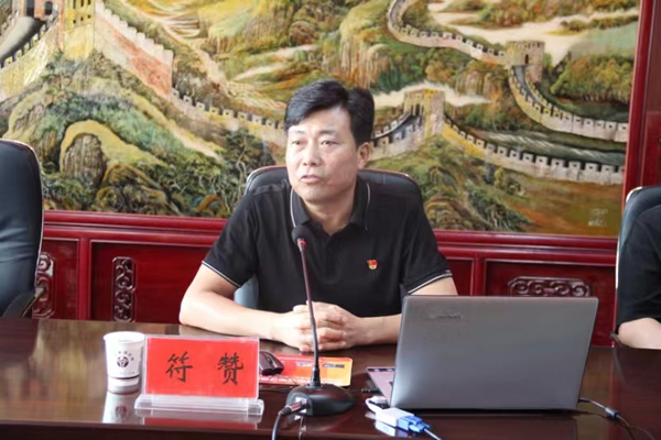 市政府國(guó)資委黨委委員、副主任符贊到隴運(yùn)集團(tuán)公司開展講授 黨紀(jì)學(xué)習(xí)教育專題 黨課暨“七一”慰問活動(dòng)