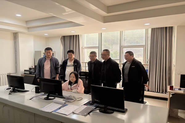 隴南市隴運集團公司值班領導帶隊檢查“五一”假日期間安全生產(chǎn)工作